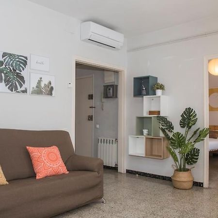 Sunny And Quiet Sagrada Familia Apartman Barcelona Kültér fotó