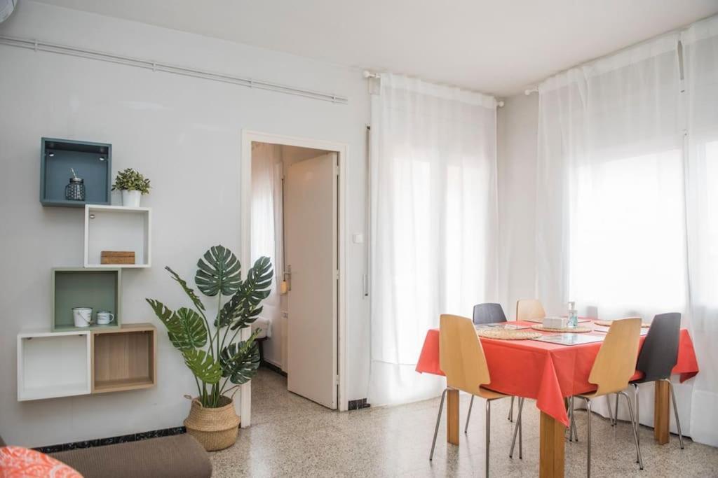 Sunny And Quiet Sagrada Familia Apartman Barcelona Kültér fotó