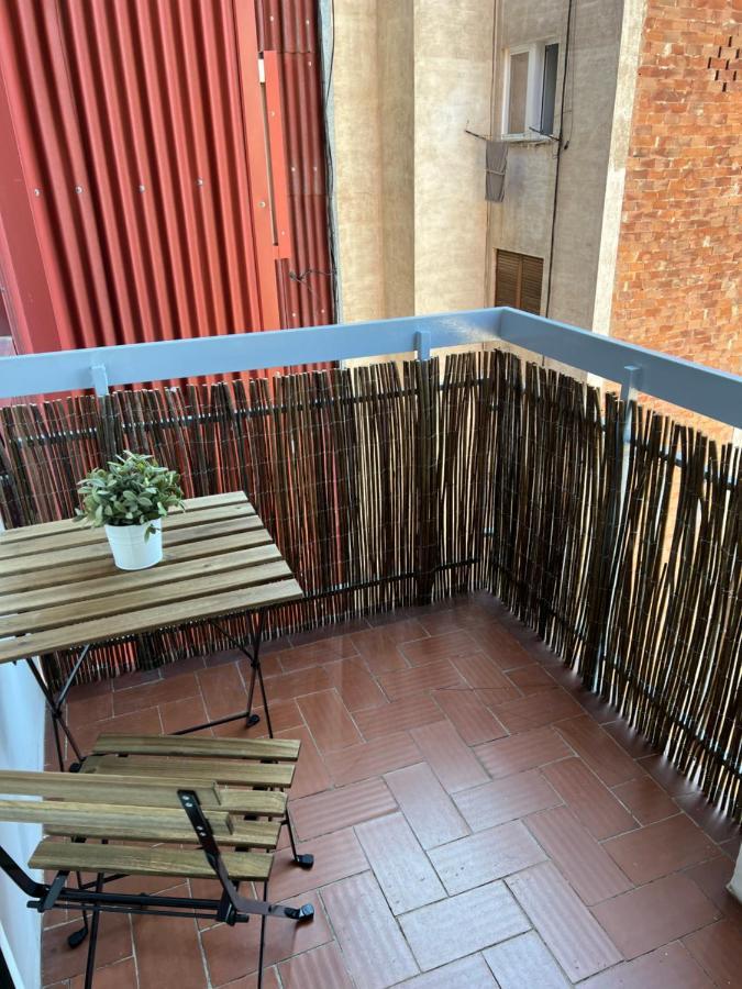 Sunny And Quiet Sagrada Familia Apartman Barcelona Kültér fotó