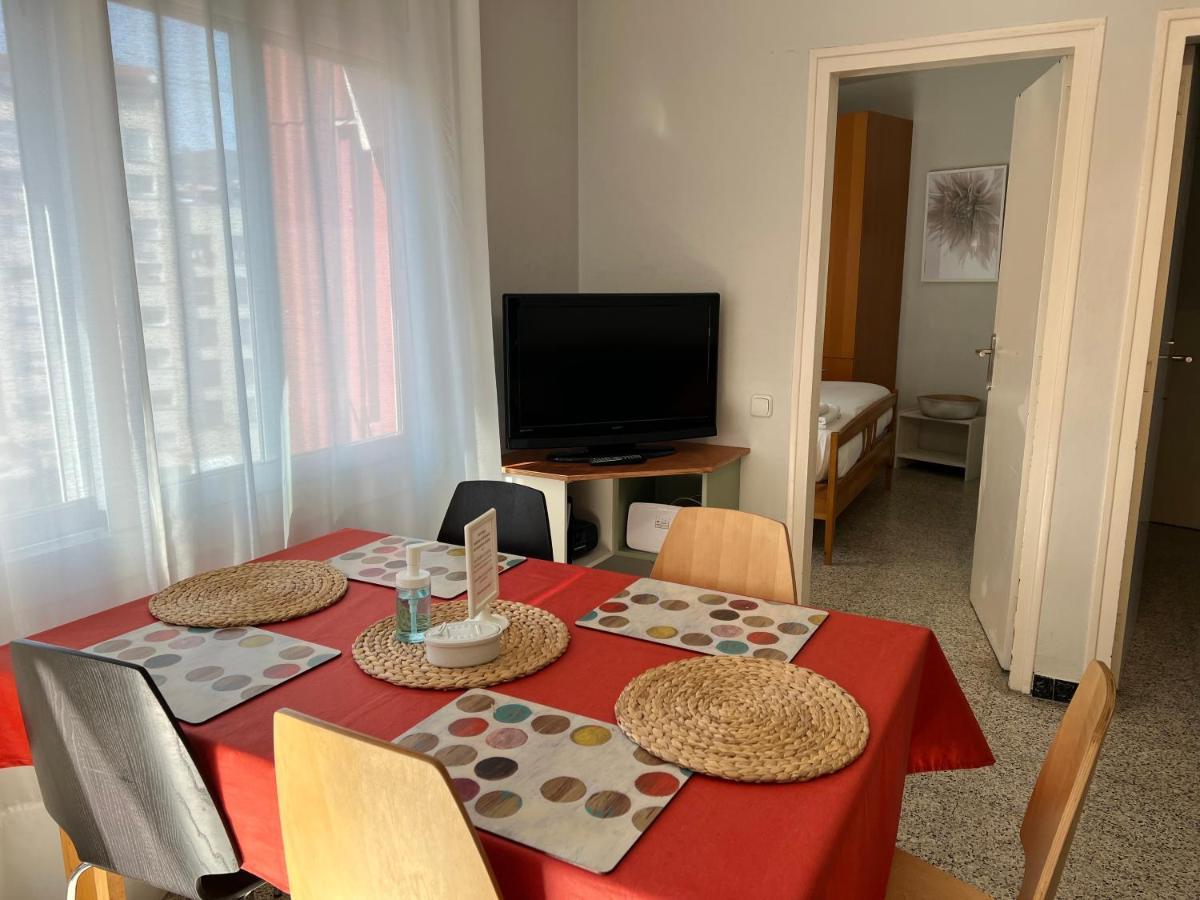 Sunny And Quiet Sagrada Familia Apartman Barcelona Kültér fotó